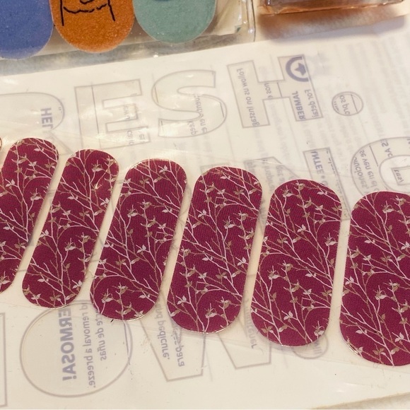 6 for$20♥️Jam berry Nail bundle: everything here included. Cute Kitty emery - Picture 9 of 11